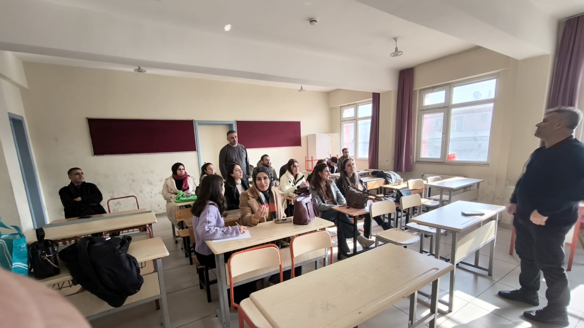 ERASMUS+ K122-121 SCH PROJELERİNİN TANITIMI YAPILDI.